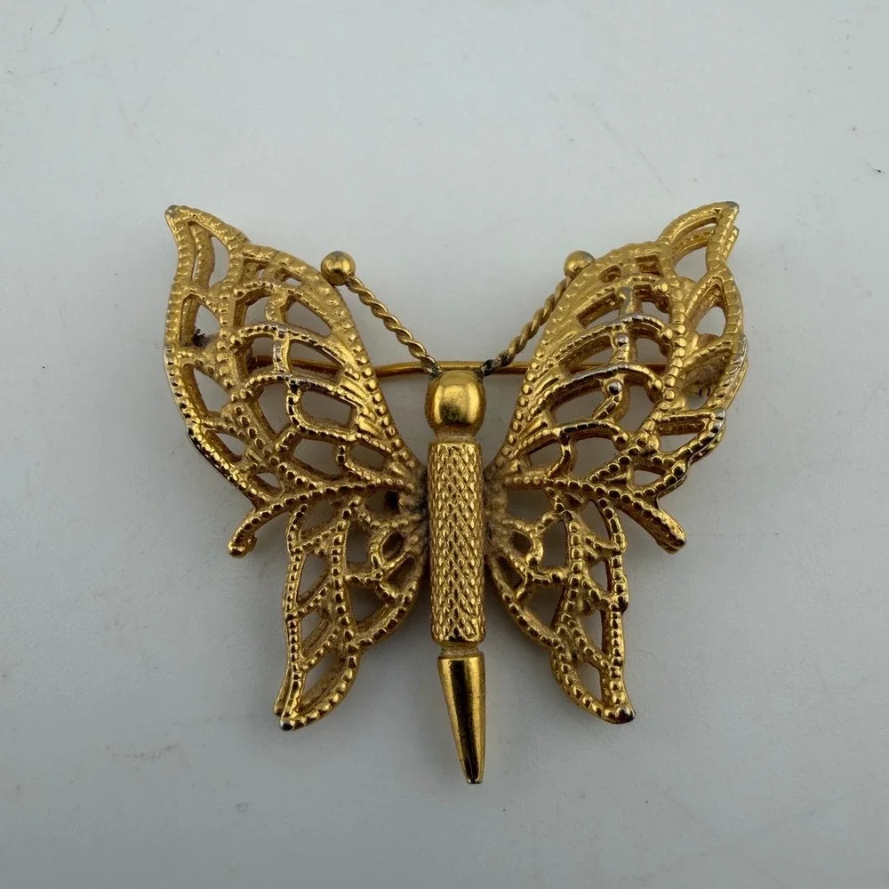 Vintage Monet Butterfly Brooch Small Gold Tone‎ Excellent Layered Filigree Pin